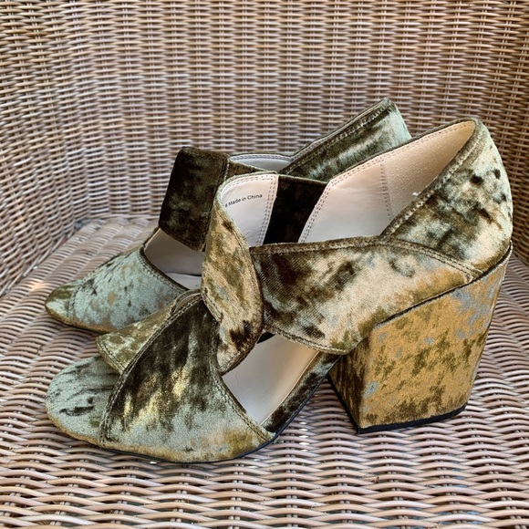 Cabi Interblock Heels #6016 - Picture 5 of 5